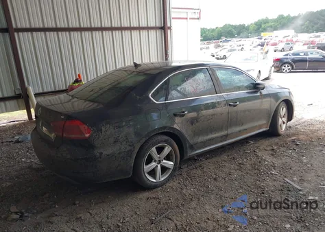 2013 Volkswagen Passat 2.5L Se z USA, uszkodzony, nr VIN 1VWBH7A38DC028231